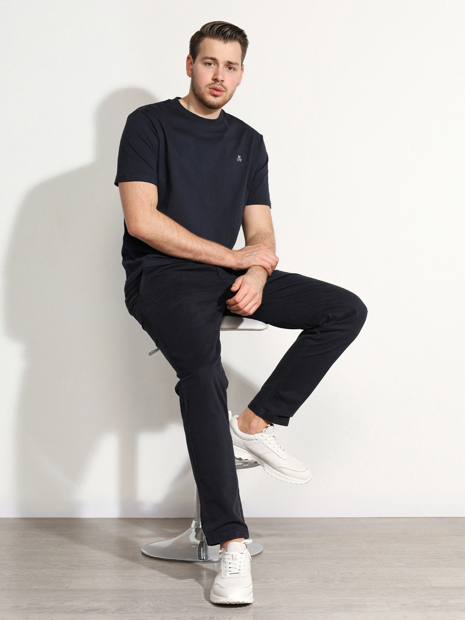 Футболка темно-синего цвета из хлопка